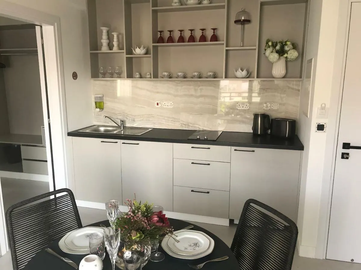 ** Ξενοδοχείο με διαμερίσματα Levante Holiday Apartments Λάρνακα Κύπρος