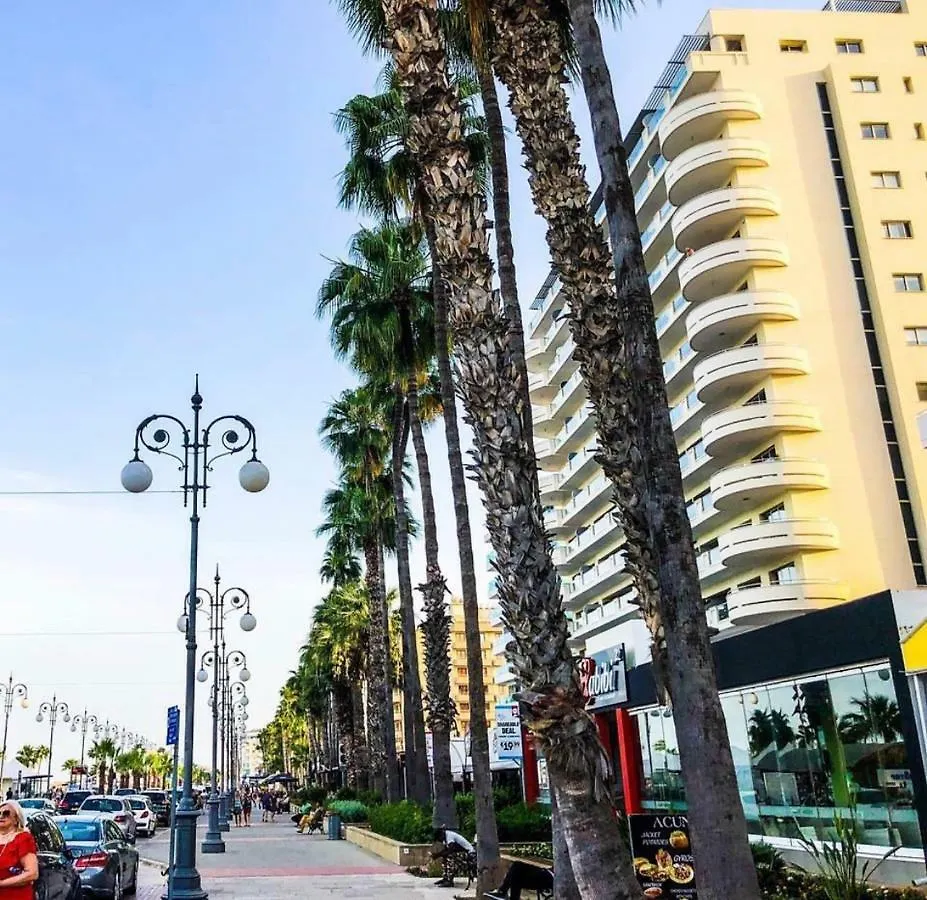 Levante Holiday Apartments Λάρνακα 2*,
